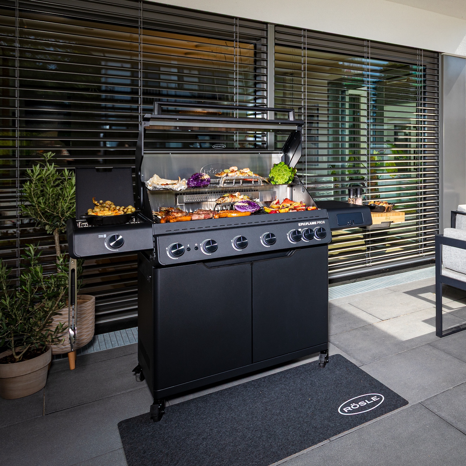 Rösle Gasgrill EPICFLAME PRO 6 Schwarz mit PRIMEZONE und Backburner 251166