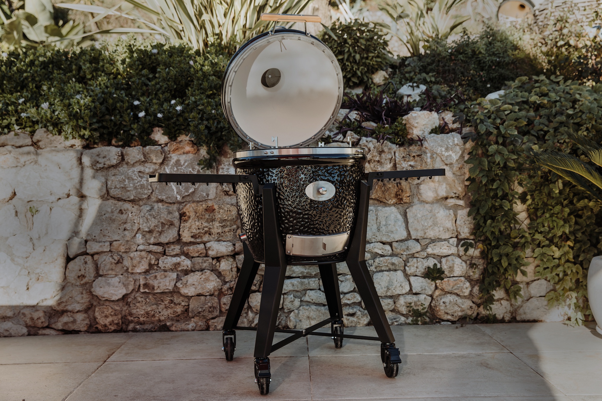 Monolith Keramikgrill MONOLITH TWO.55 mit Gestell und Seitentische 121000.55.SET