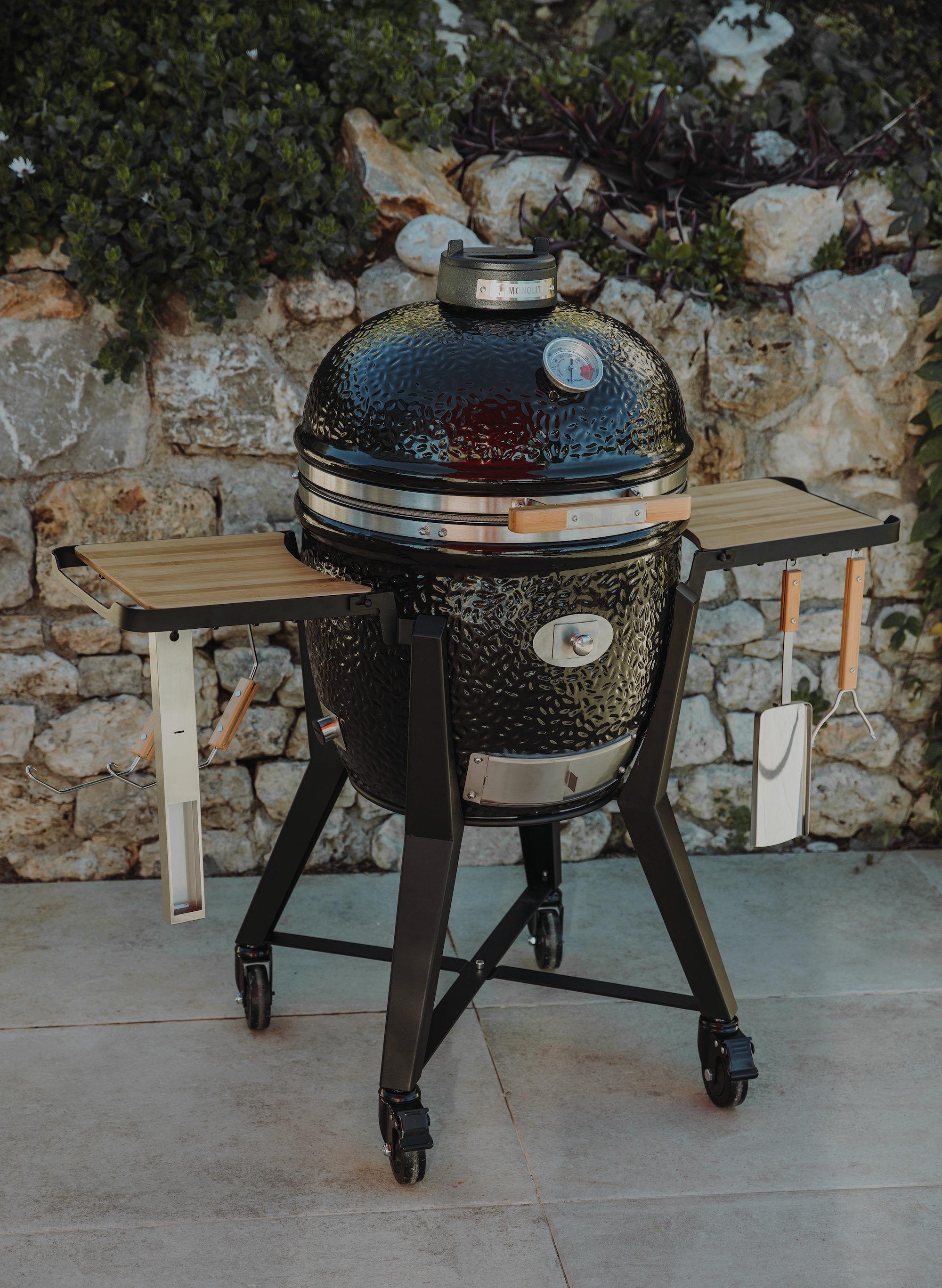 Monolith Keramikgrill MONOLITH TWO.55 mit Gestell und Seitentische 121000.55.SET