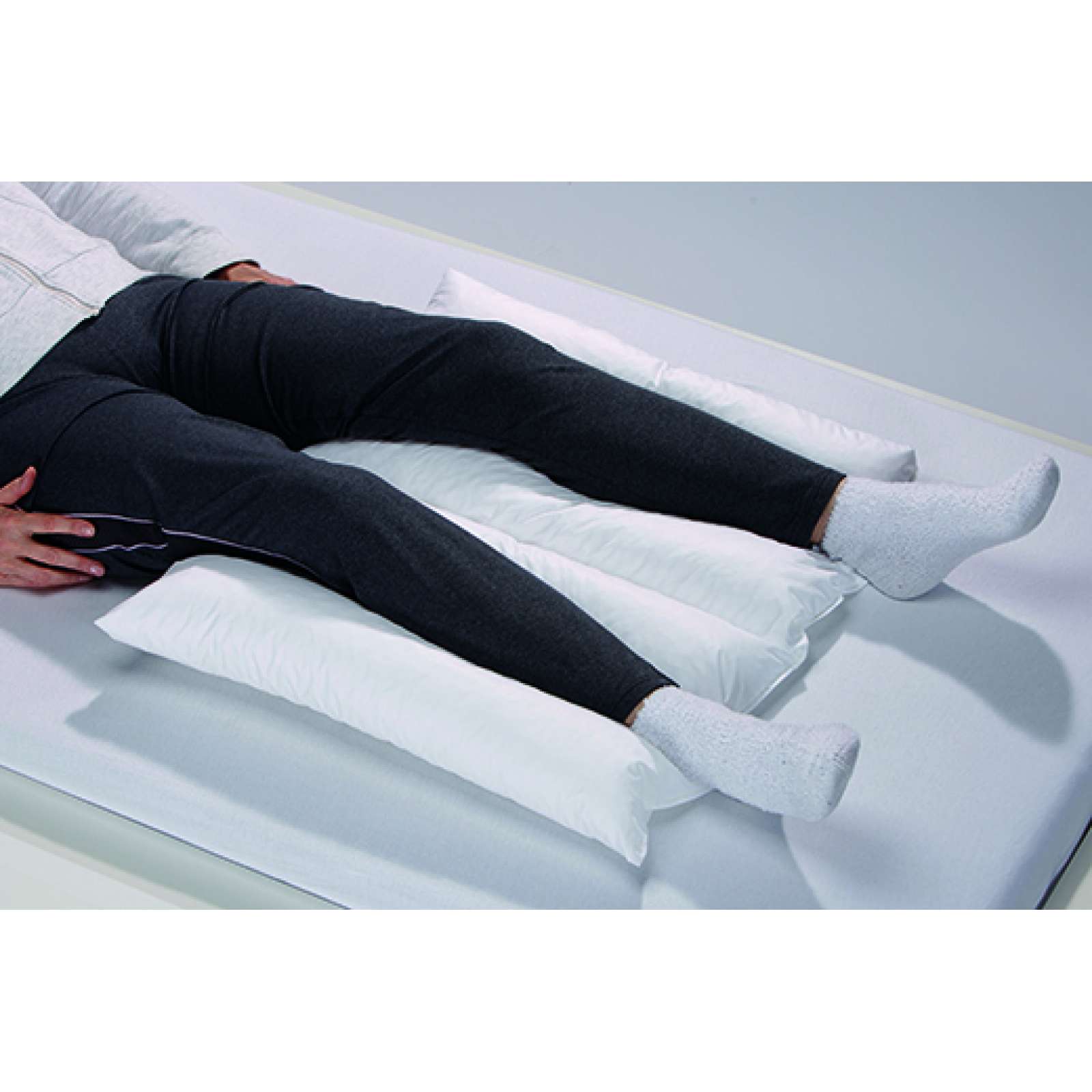 Sanowell Beinkissen mit Kammern Größe 65 x 115cm Universalkissen Lagerungshilfe Stilwelt24.de