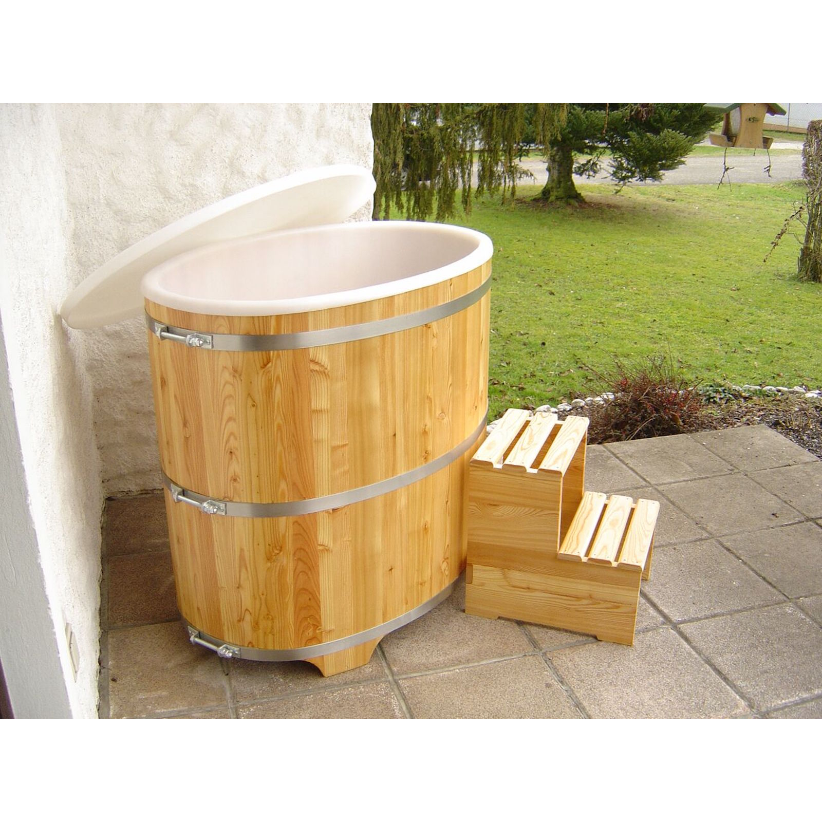Sauna Tauchbecken aus Lärchenholz mit Kunststoffeinsatz